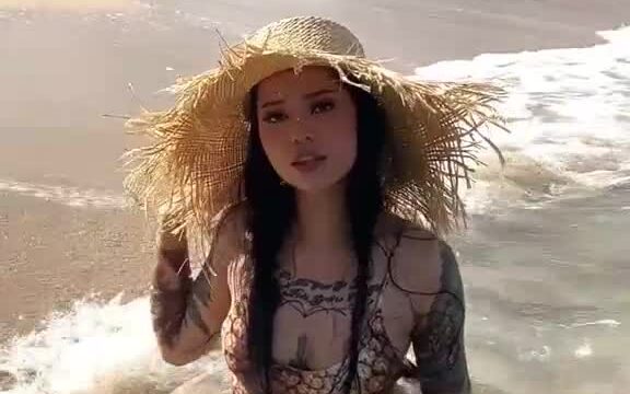 Bella Poarch!!! Sexy on beach – New video OLF leakd